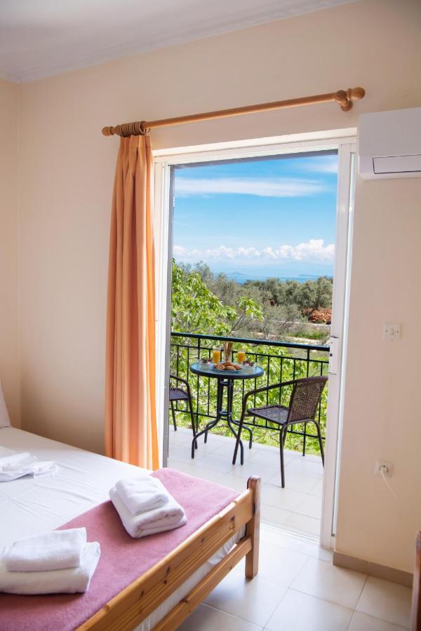 Amarandos Studios With Swimming Pool By Imagine Lefkada Tsoukaládhes Eksteriør billede